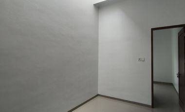 DI JUAL RUMAH BARU STRATEGIS 20 MTR DARI JL.LETKOL SUBRADI