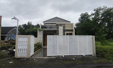 DI JUAL RUMAH BARU STRATEGIS 20 MTR DARI JL.LETKOL SUBRADI