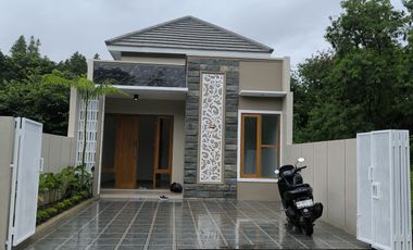 DI JUAL RUMAH BARU STRATEGIS 20 MTR DARI JL.LETKOL SUBRADI