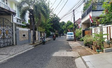 Dijual Rumah cantik 2 lantai dekat ke tol cawang, bebas banjir