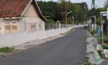 Disewakan Ex-Rumah Dinas - Cocok untuk Komersial/Rumah (Jalan Awikoen)