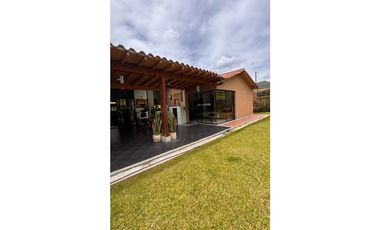 vendo Casa de lujo en el Retiro Antioquia unidad Messina