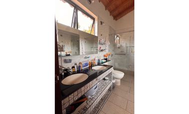 vendo Casa de lujo en el Retiro Antioquia unidad Messina