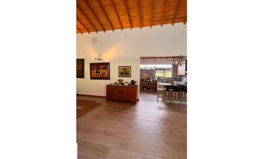 vendo Casa de lujo en el Retiro Antioquia unidad Messina