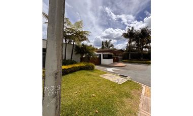 vendo Casa de lujo en el Retiro Antioquia unidad Messina