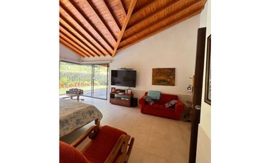 vendo Casa de lujo en el Retiro Antioquia unidad Messina