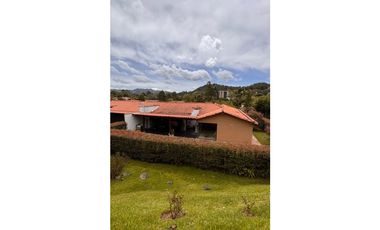vendo Casa de lujo en el Retiro Antioquia unidad Messina
