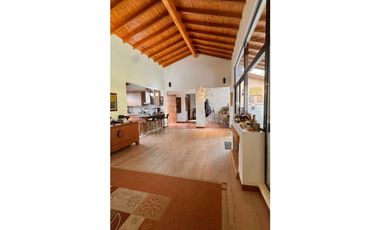 vendo Casa de lujo en el Retiro Antioquia unidad Messina