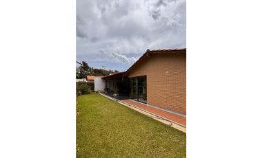 vendo Casa de lujo en el Retiro Antioquia unidad Messina