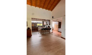 vendo Casa de lujo en el Retiro Antioquia unidad Messina