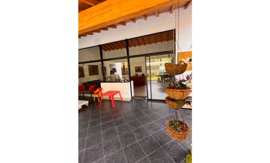 vendo Casa de lujo en el Retiro Antioquia unidad Messina