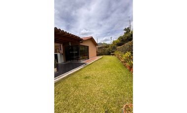 vendo Casa de lujo en el Retiro Antioquia unidad Messina
