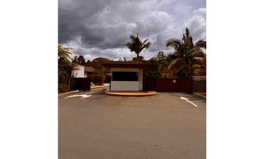 vendo Casa de lujo en el Retiro Antioquia unidad Messina
