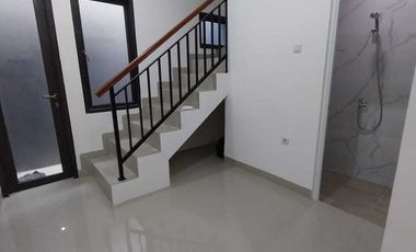 Rumah Modern 2 lantai di cempaka putih jakarta pusat Nyaman dan strategis