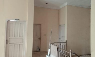 Di sewakan Rumah 3 Lantai di Bontang Kalimantan