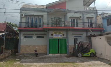 Di sewakan Rumah 3 Lantai di Bontang Kalimantan