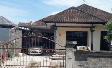 Rumah dekat jalan utama jalan pulau obi singaraja