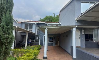 Renta de Casa en Envigado Las Antillas