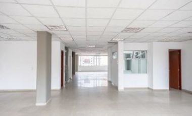 OFICINAS EN ARRIENDO CALLE 79 CRA 18 BOGOTA LAGO