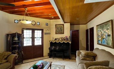 Dijual Murah Rumah di Komp. Parahyangan Rumah Villa, Bandung