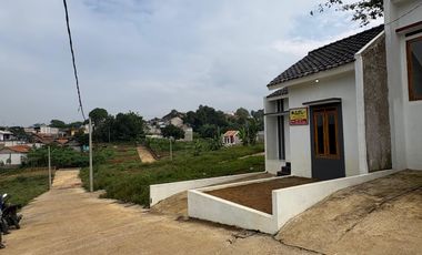 RUMAH MINIMALIS CANTIK, CARPORT TAMAN DAN CARPORT LUAS, cuma 250 jt an