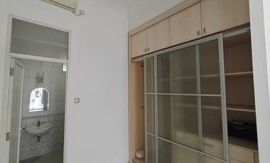 Rumah Asri Semi Furnish di Taman Diponegoro Lippo Karawaci