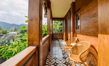 Ribka Hotel Restaurant swiming pool Banda Neira Teak colonial house