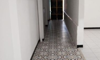 Dijual Rumah Luas di Perum Karanglo Indah