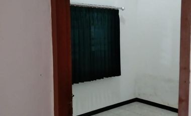 Dijual Rumah Luas di Perum Karanglo Indah