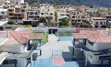 ¡ATENCION INVERSIONISTAS! Se Vende Propiedad con Potencial Educativo y Comercial en Ambato