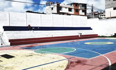 ¡ATENCION INVERSIONISTAS! Se Vende Propiedad con Potencial Educativo y Comercial en Ambato