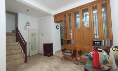 Rumah di Lingkungan Asri di Perumahan Jatinegara Baru, Jakarta Timur