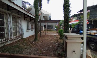 Rumah di Lingkungan Asri di Perumahan Jatinegara Baru, Jakarta Timur