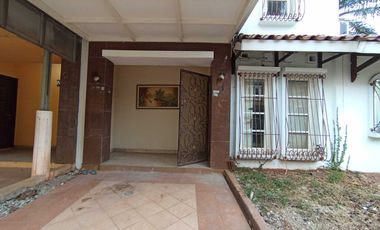 Rumah di Lingkungan Asri di Perumahan Jatinegara Baru, Jakarta Timur