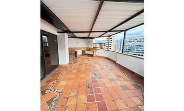 VENTA  DE AMPLIO APARTAMENTO DUPLEX EN EL BARRIO LAURELES DE MEDELLN