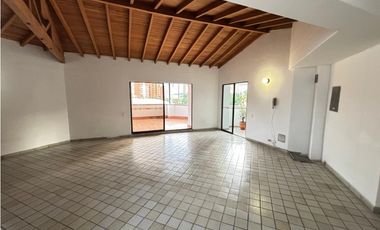 VENTA  DE AMPLIO APARTAMENTO DUPLEX EN EL BARRIO LAURELES DE MEDELLN
