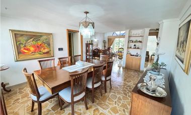 VENTA  DE AMPLIO APARTAMENTO DUPLEX EN EL BARRIO LAURELES DE MEDELLN