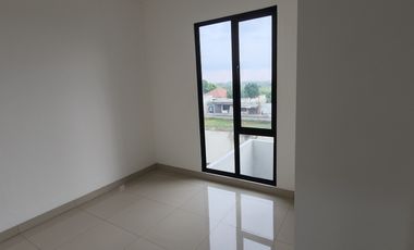 Rumah Baru Siap Huni 3 Lantai Attic Room Dekat AEON Mall & IKEA JGC