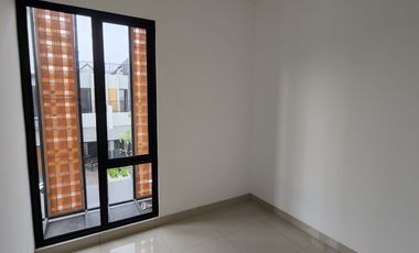 Rumah Baru Siap Huni 3 Lantai Attic Room Dekat AEON Mall & IKEA JGC