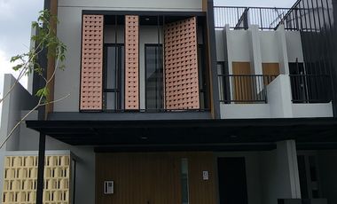 Rumah Baru Siap Huni 3 Lantai Attic Room Dekat AEON Mall & IKEA JGC