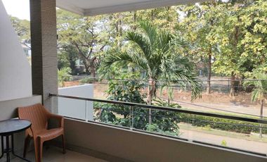 Disewakan Cepat Rumah 2 lantai Furnish Taman Semanan Indah,Jakarta