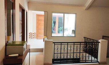 Disewakan Cepat Rumah 2 lantai Furnish Taman Semanan Indah,Jakarta
