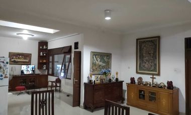 Disewakan Cepat Rumah 2 lantai Furnish Taman Semanan Indah,Jakarta