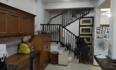 Disewakan Cepat Rumah 2 lantai Furnish Taman Semanan Indah,Jakarta