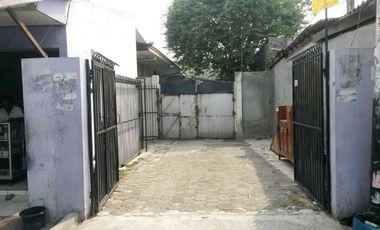 Rumah Kos2an 13 Kamar Tidur  Zona Ungu Jl Bekasi-Rawa Bunga
