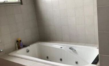 Residencia de 6 recámaras y gran Jardín