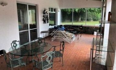 Residencia de 6 recámaras y gran Jardín