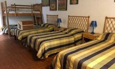 Residencia de 6 recámaras y gran Jardín