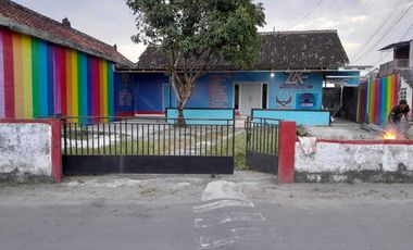 Disewakan rumah halaman luas dekat tvri jogja