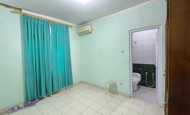 DISEWAKAN RUMAH DI KOTA WISATA CIBUBUR